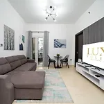 Stylish 1 Bed Retreat In Jvcs Autumn Community